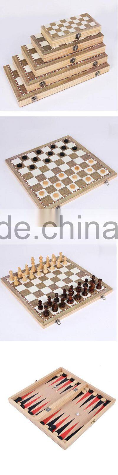backgammon board / backgammon pieces / backgammon game