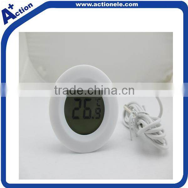 Round shape outdoor thermometer