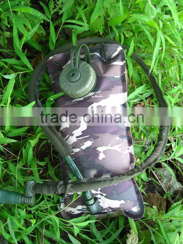 Outdoor 1.5L camping climbing riding cycling water bag military camouflage hydration bladder