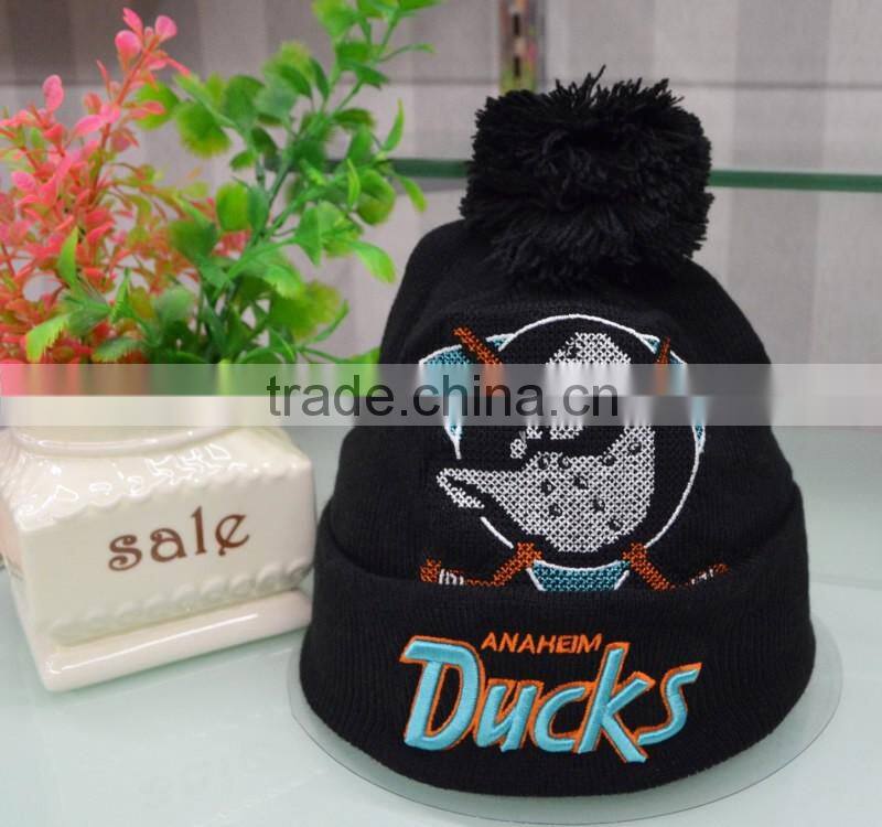 OEM wholesale custom beanie 3D embroidery logo pom pom beanie hat/knitted beanie cross-stitch