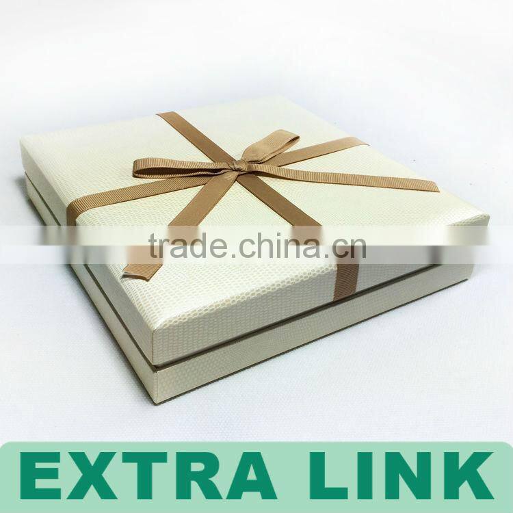 China Supplier Luxury Custom Logo Printed Foldable With Magnetic White Lashes Box