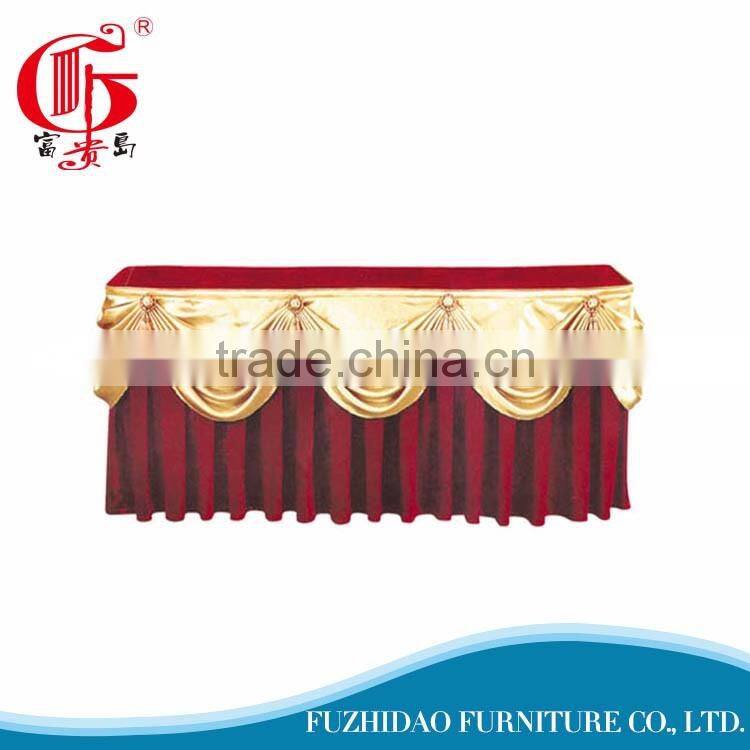 Beautiful ruffled banquet table cover for wedding event
