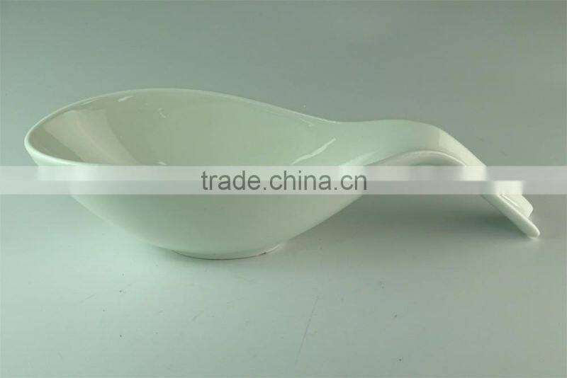 Heat Resistance Unique Spoon Shape Ceramic Soup Bowl Serving Bowls For Hotel Restaurant Use