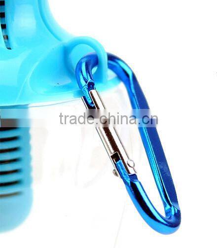 Supply fashion creative Mountaineering buckle large filtering water bottle / cup