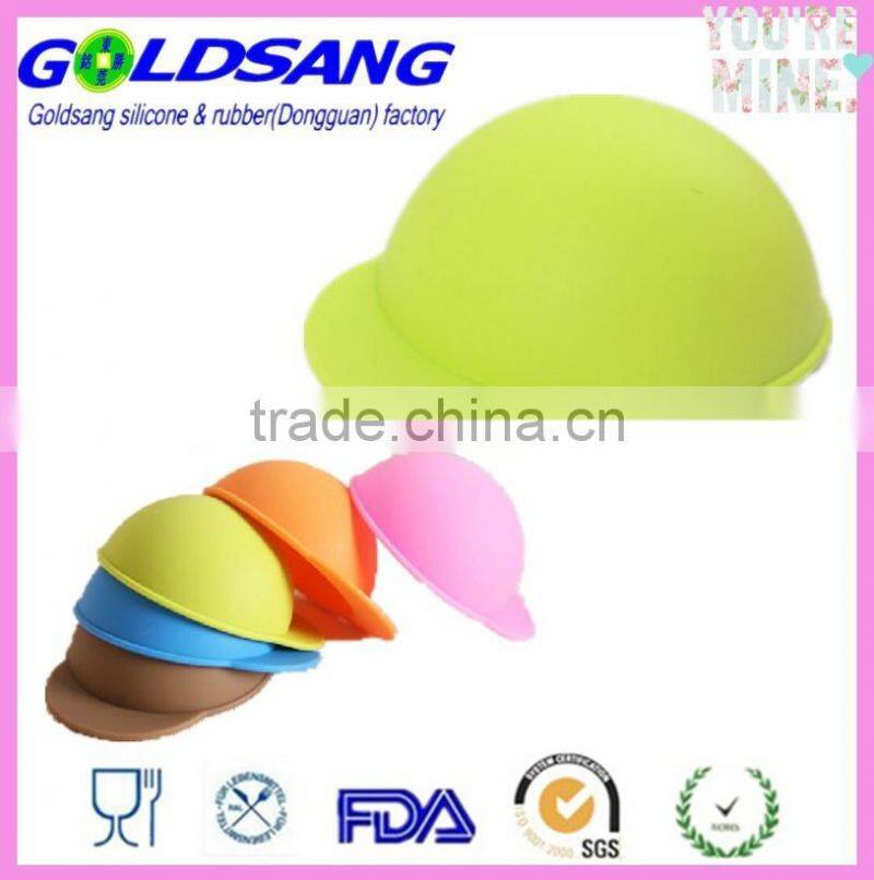 peak cap shape Coca bottle Silicone cup Cover