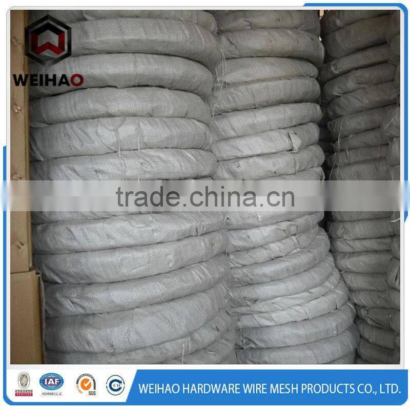 rozar barbed wire with sharp knife