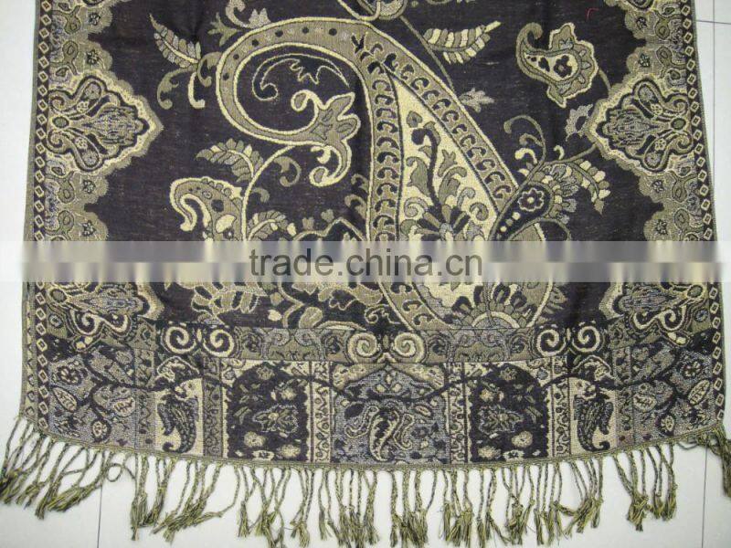 2017 winter The latest Russian stylish lady jacquard paisley floral fashion shawl 100%viscose