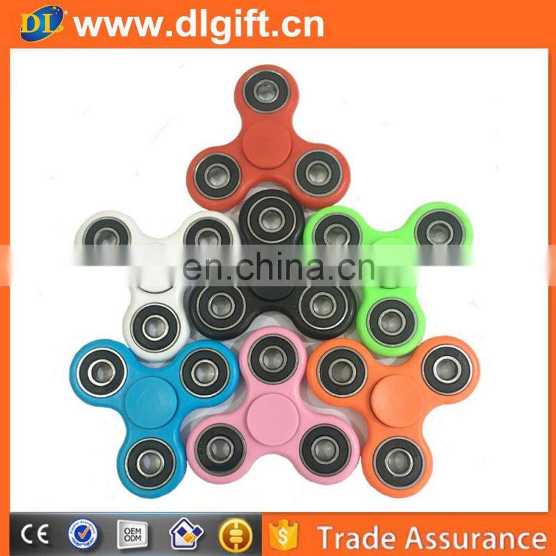 2017 Pop style Personalized cheap custom vision plastic hand spinner toys