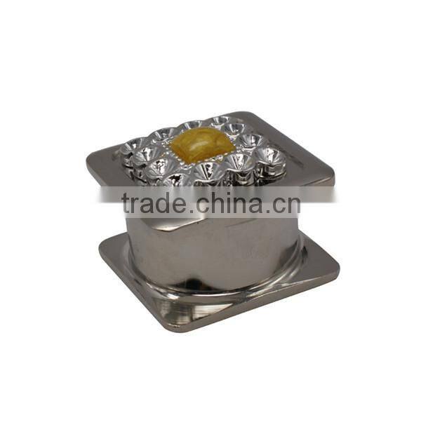 GT5030 Set auger chess pieces square Two layers of zinc alloy her grinding OEM