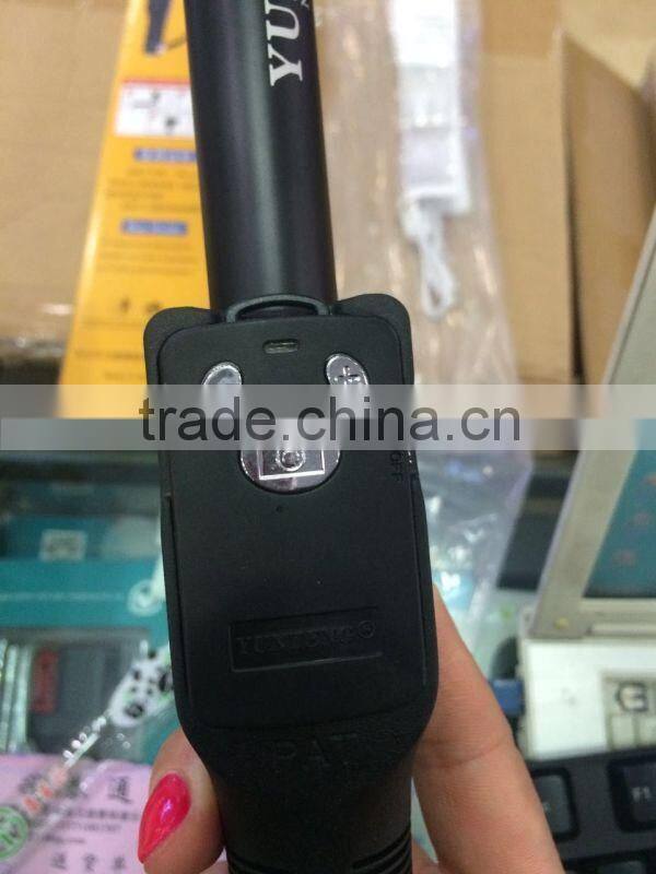 Strong Monopod with Integrated Bluetooth Shooter YT-1288 Selfie Stick