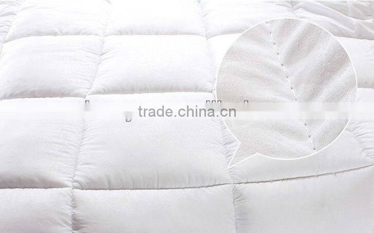 Embossing emerizing 100% polyester/cotton white quilt