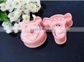 Cake Decoration tool- 2pcs Plastic Cartoon Cake Cutter Fondant Sugarcraft
