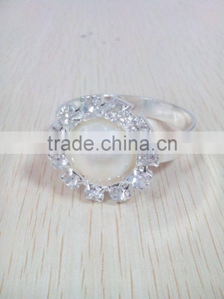 diamond and pearl napkin ring