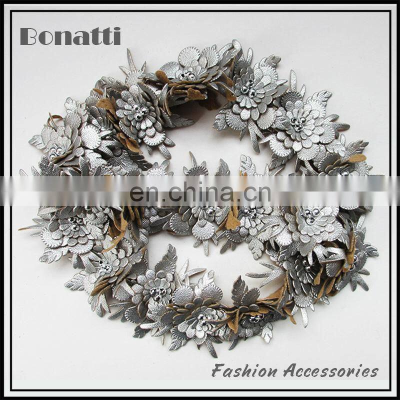 Fashionable black mesh lace collar motif