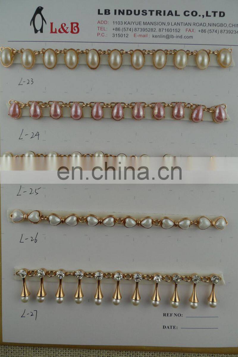 2016 fashion design acrylic shoe accressory with pearl decoration