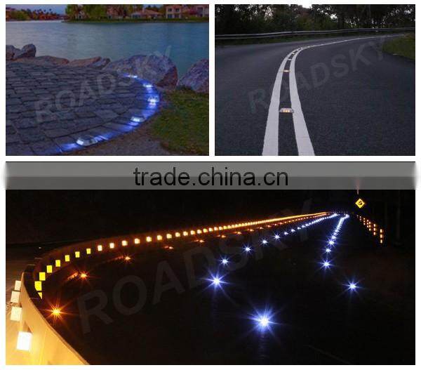 Square Red 6 LED 30 ton Outdoor LED Lighting Road Stud