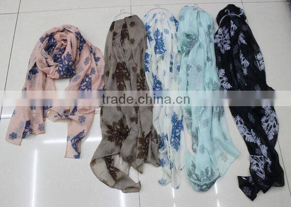 2015 new coming fashion promotional floral lady OEM scarf