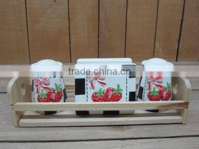 New strawberry emboss ceramic kitchen tools holder with tools