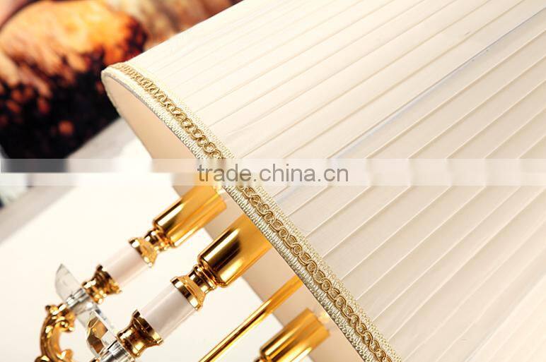 Graceful clear crystal body four candles table lamp with lampshade