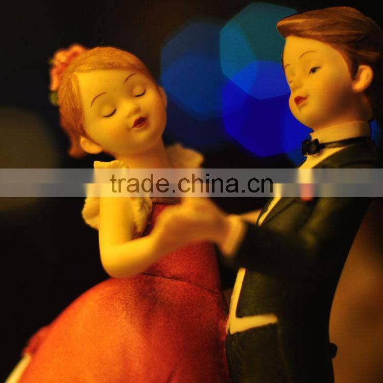 Resin sweet love wedding couple statue