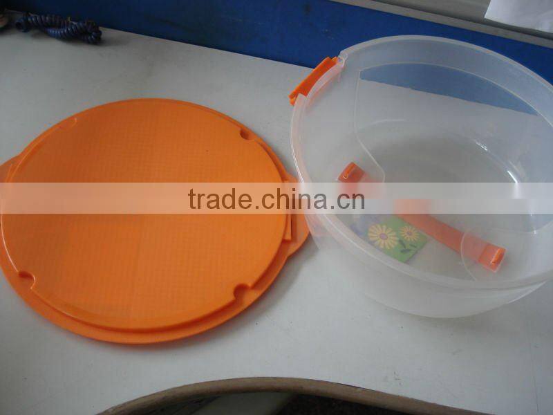 clear plastic cake carrier and cake holder