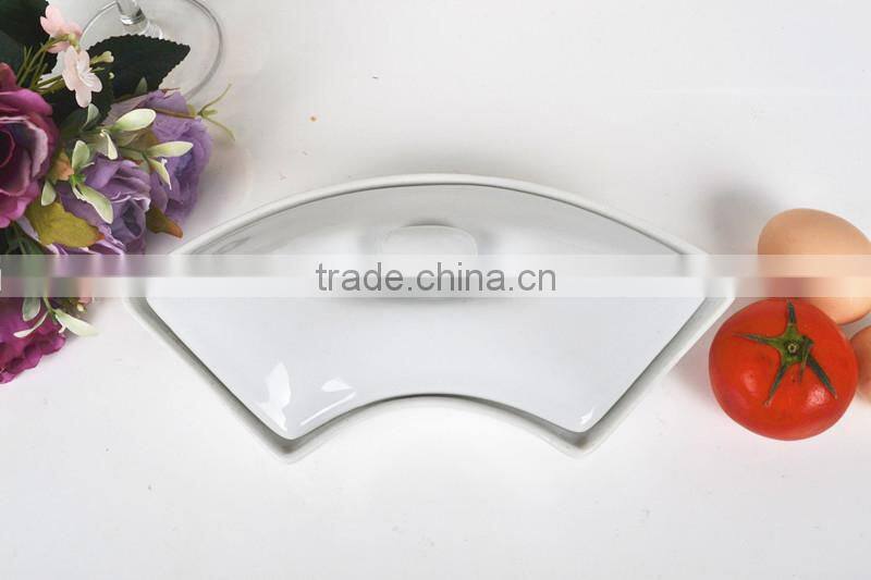 13.5" size porcelain comal with lid