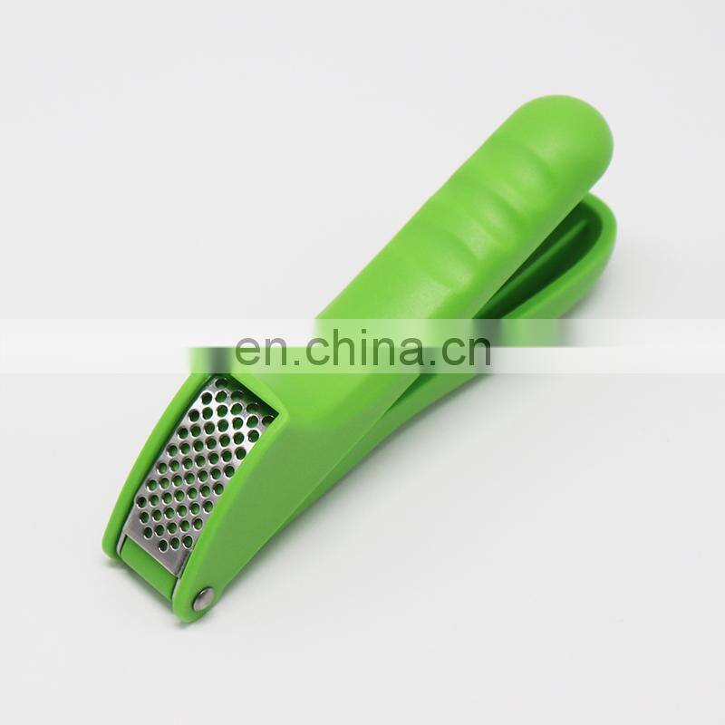 High Quality Kitchen Gadgets Stainless Steel Ginger Garlic Crusher Squeezer Press Rocker