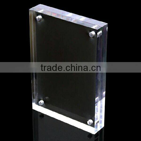 Magnetic acryl photo frame