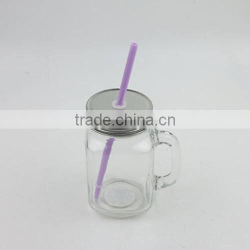 16oz Clear Glass Mason Jar with Silver Lid and Straws