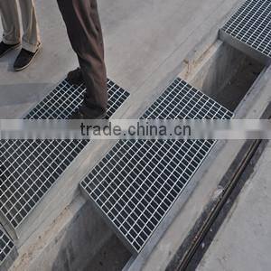 serrated non-slip galnanized steel grating 20years professional manufacturer