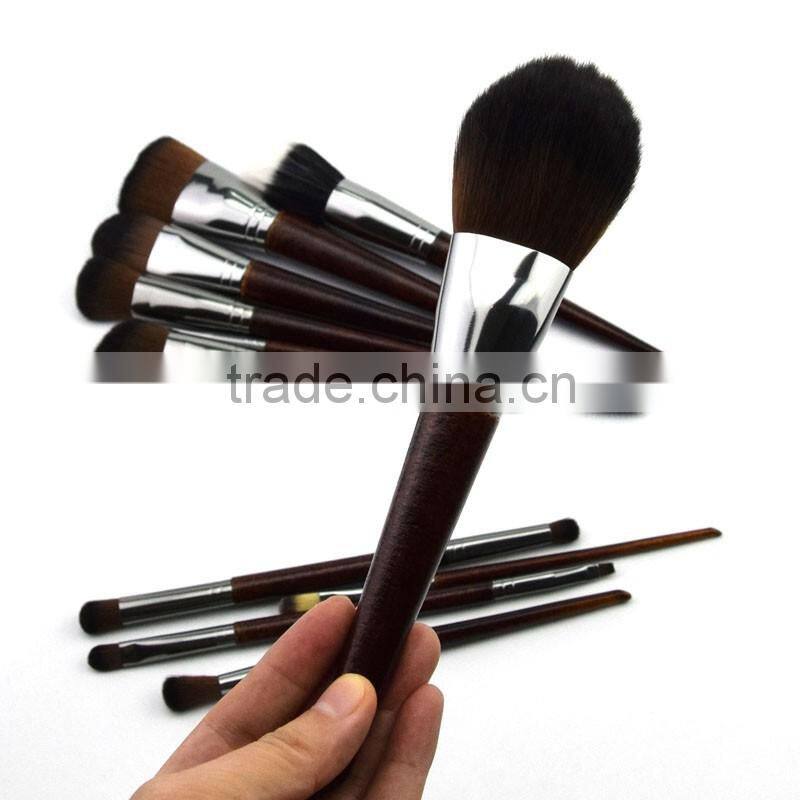 2017 NEW good quality sandalwood makeup brush personalized