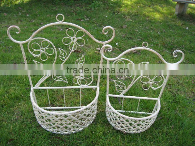 2016 New Wrought Iron Wall Basket Planter