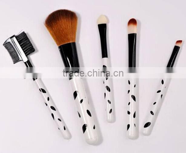 white eye shadow and liner double sided makeup brush