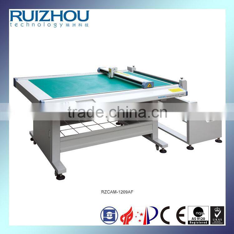 Automatic Feeding System Table for Pattern Making in Footwear