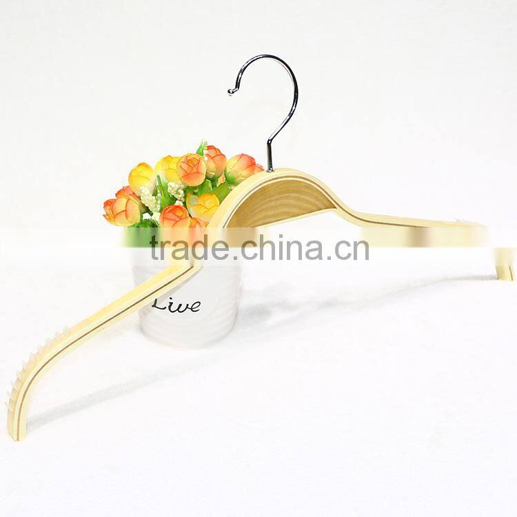 Factory supply wholesale fashionable wooden hanger for clothes