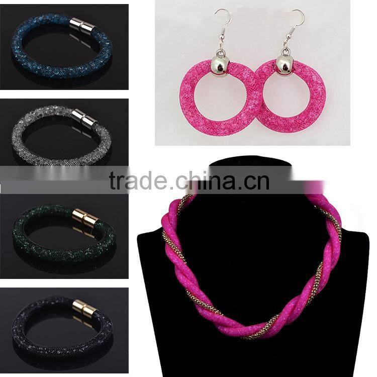 Free sample 2016 new design expandable wire Custom lady rhinestone bracelet