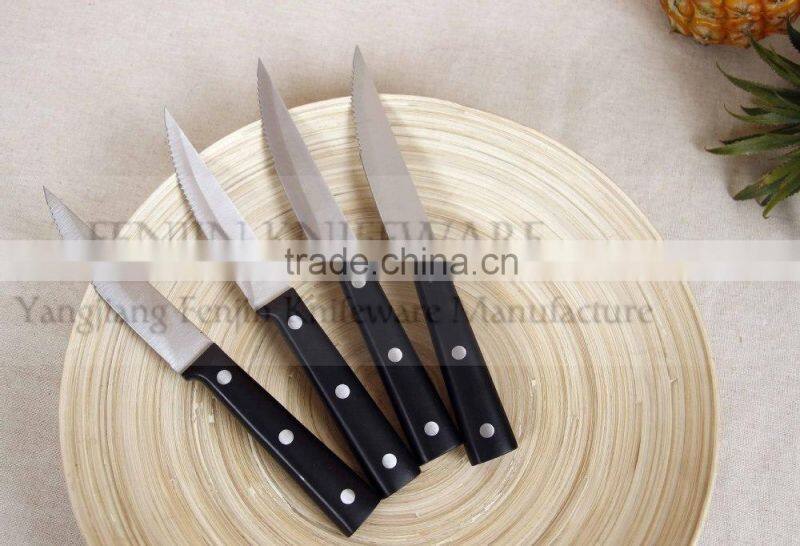 4PCS Clam Shell Package POM Serrated Steak Knife Set