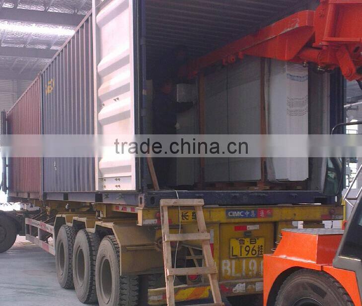 Quartz stone with glass and sparkling mirror