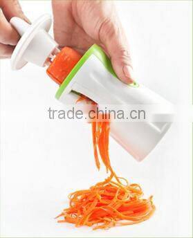 Kitchen helper for vegetables and juice squeezers slicers multi-functional plastic vegetable grater