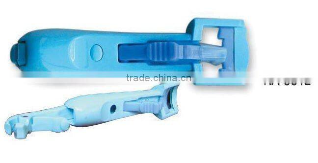 plastic cosmetic eyelash curler