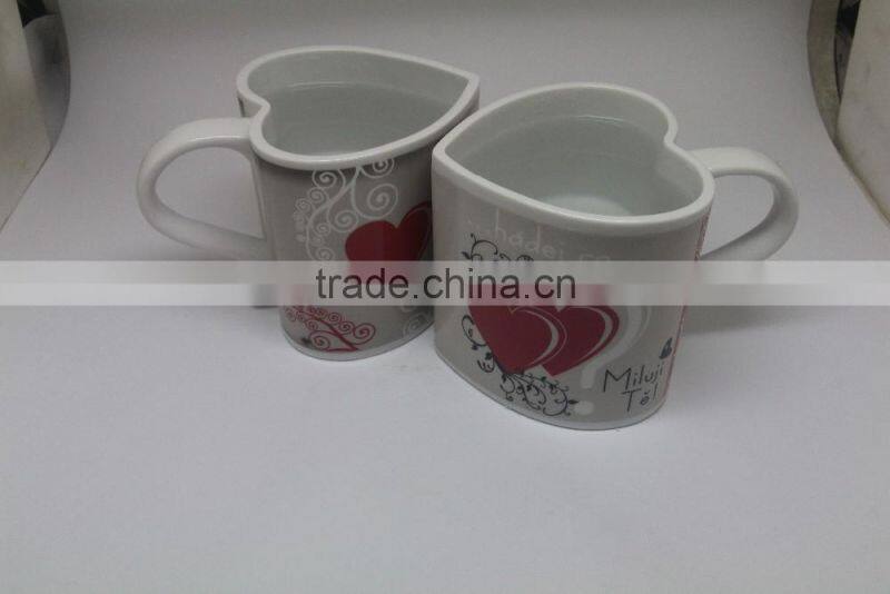 novelty items 11oz heart shaped handle ceramic mug for gift