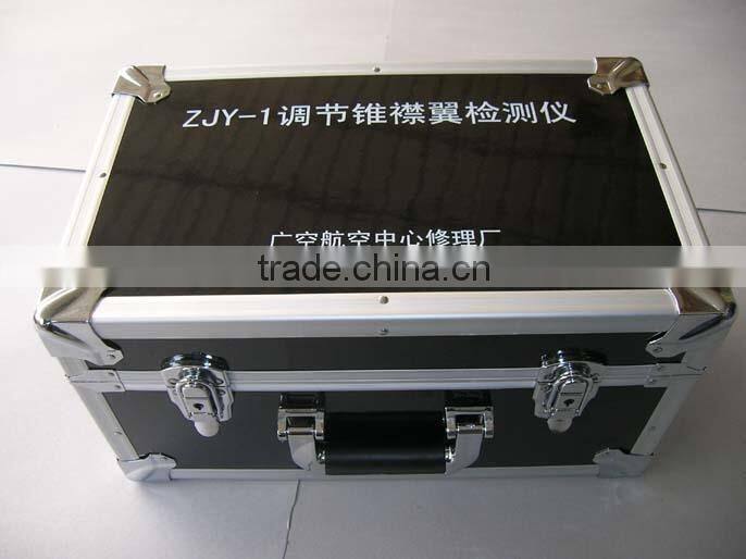 2013 new design UK style Aluminum instrument case with logo print