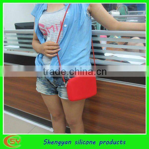 Big fashion silicone pouch with zipper long stap design