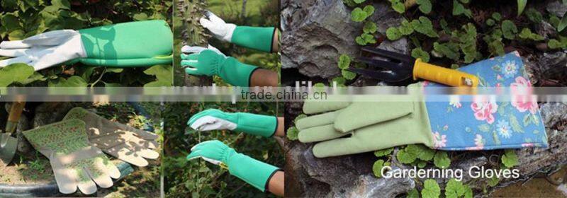 fashion Zebra-stripe women in rubber gloves