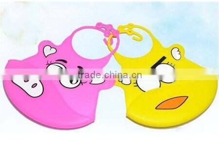 Low Price Washable Silicone Best Baby Bib with Crumb Food Catcher for Infant Baby Snaps Style