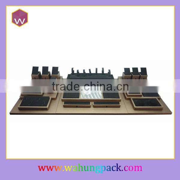 Wooden display for jewel sets, rings, earrings, bracelet