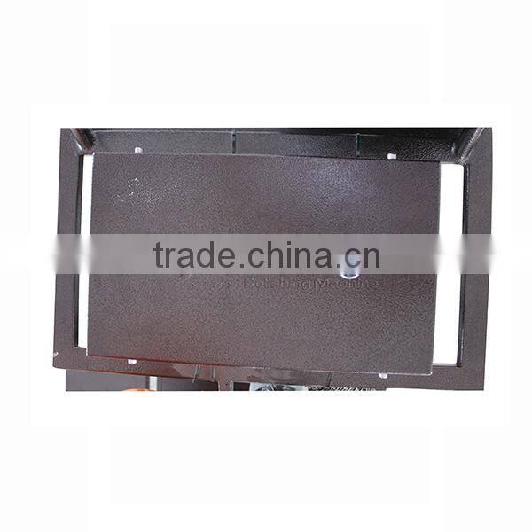 Strong power dust vacuum with grinder