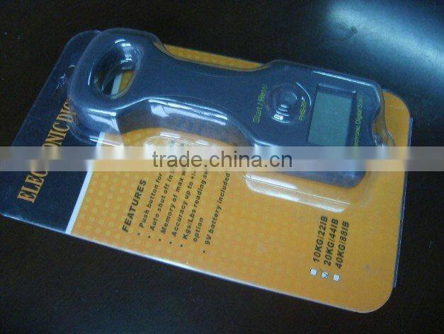 Luggage scale with small hook