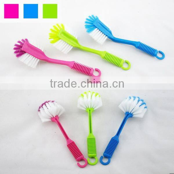 Easy hold plastic cloth cleaning brush