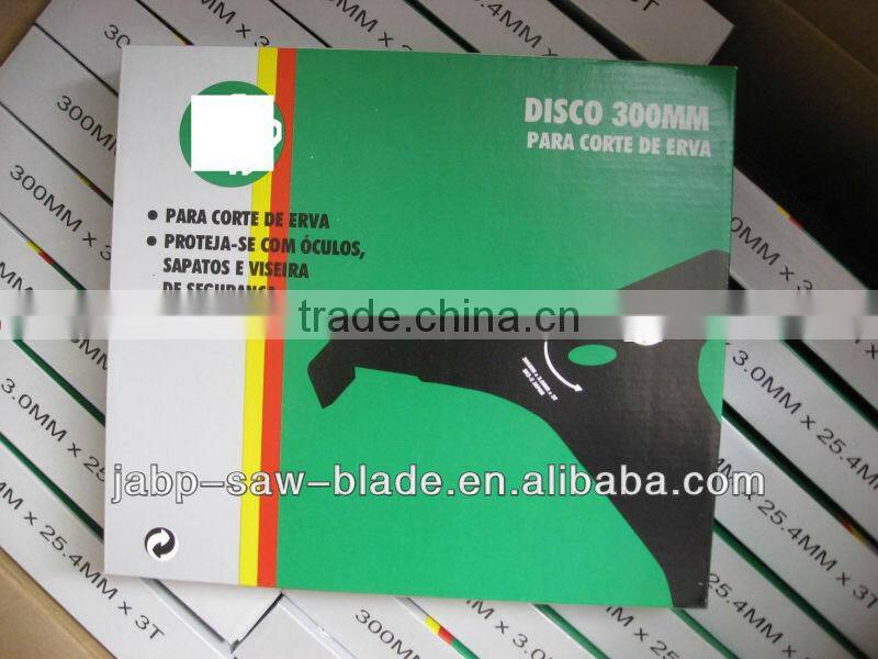 Bend grass cutting blade